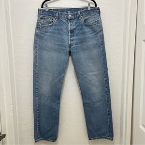 Y2K 2000s Levi’s 501 Jeans Men’s 38x32 Button Fly